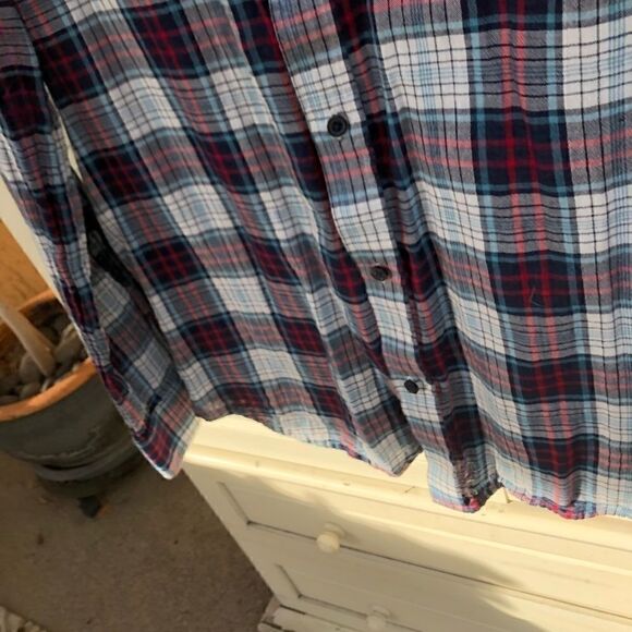 Banana Republic Standard Fit LS Button Down Shirt - Picture 2 of 4